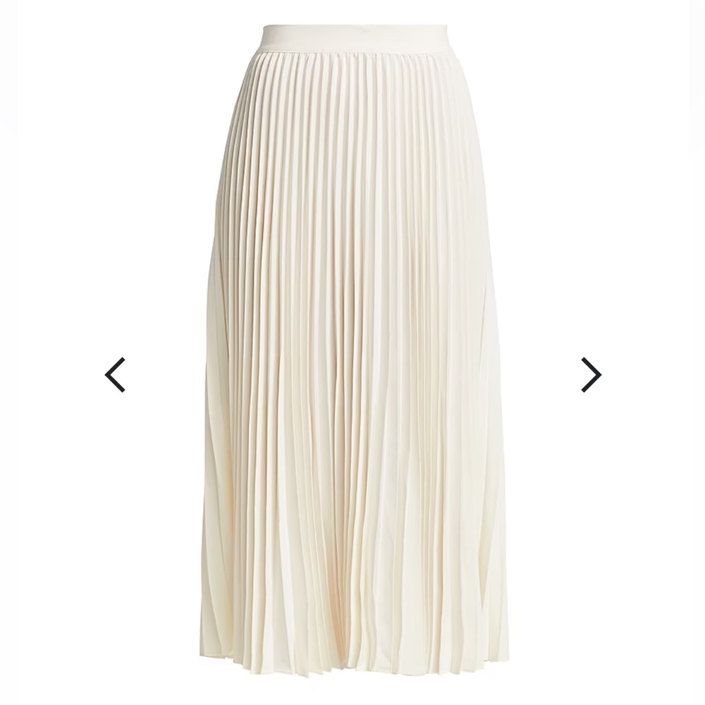 CO Essentials Pleated Skirt